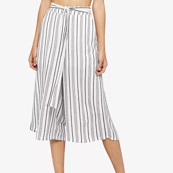 BCBGeneration White Gray Striped Tie-Front Wide Leg Gaucho Pants - Picture 1 of 8